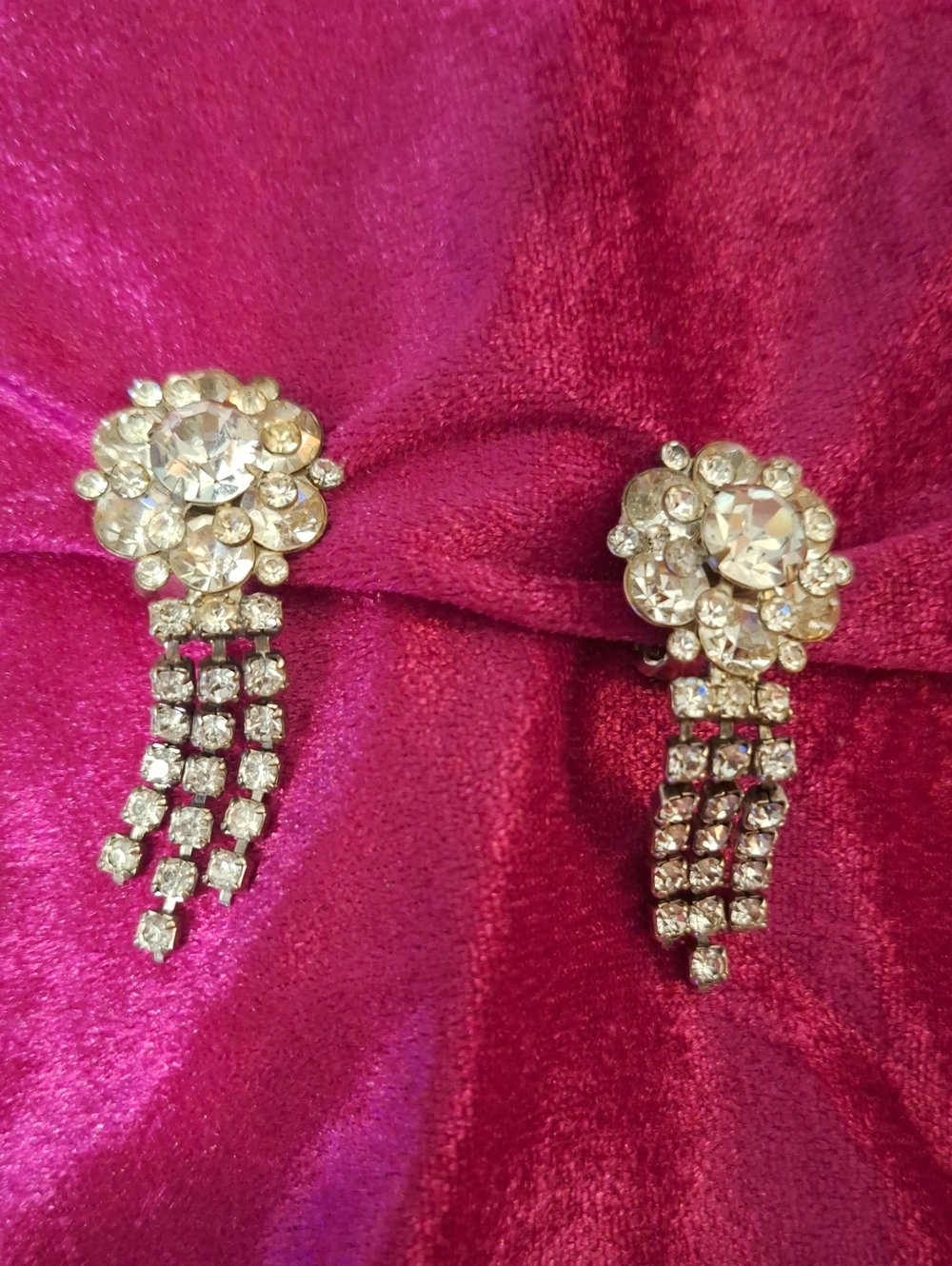 Vintage Crystal Drop Dangle Clip-on Earrings - Clear Rhinestone Chandelier